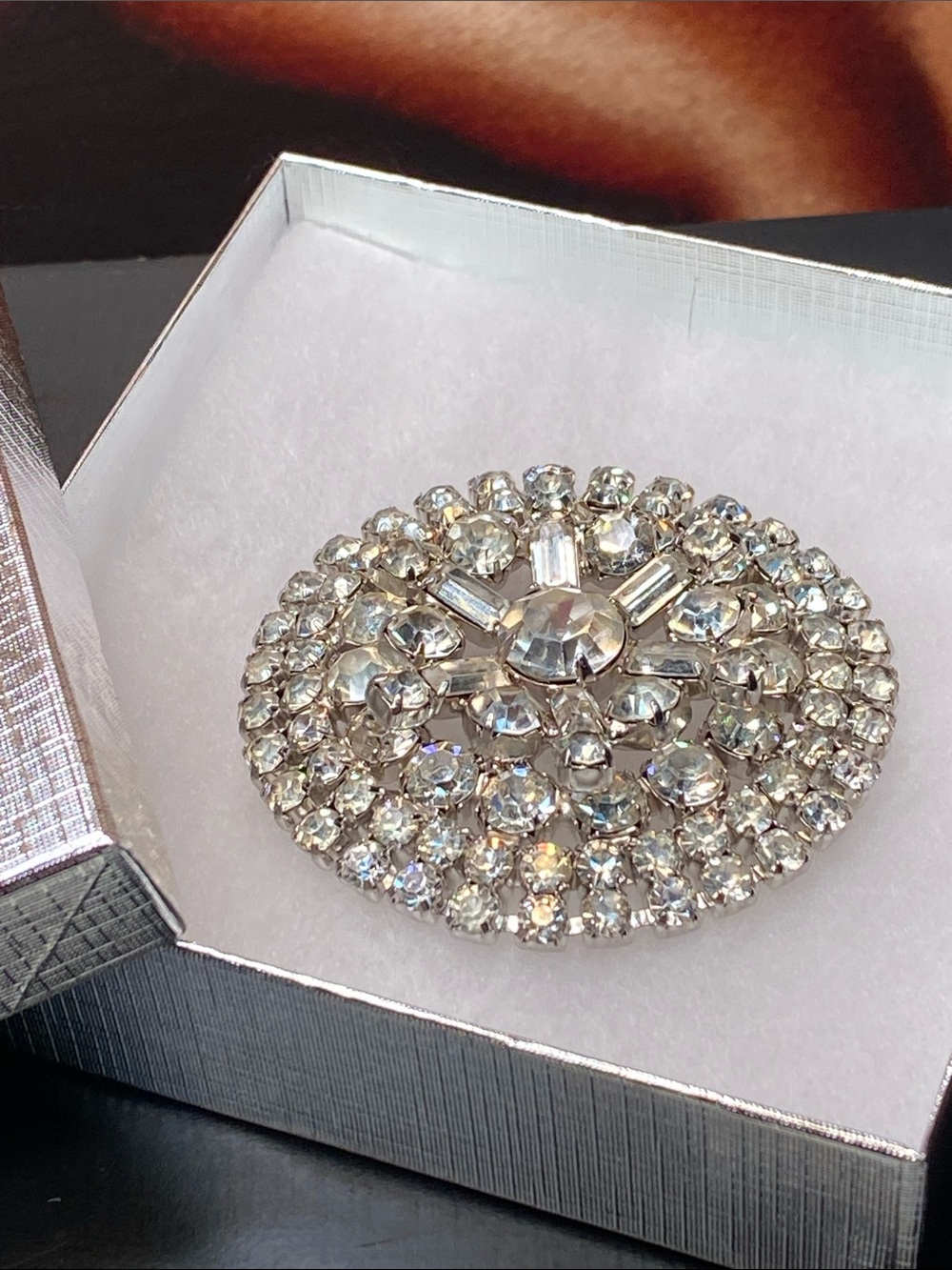 🍇 Vintage Sparkling Snowflake Crystal Rhinestone Brooch
